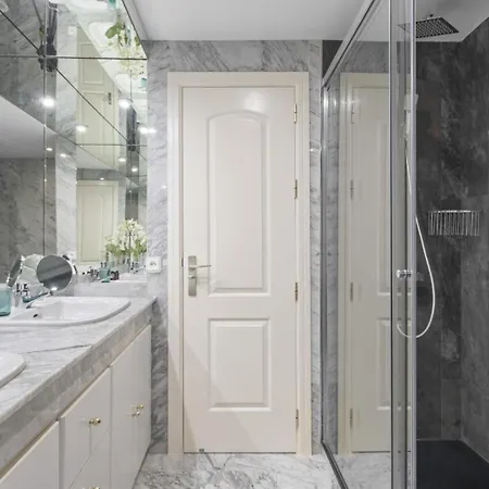 3 En Playas Del Duque Puerto Banus アパート *