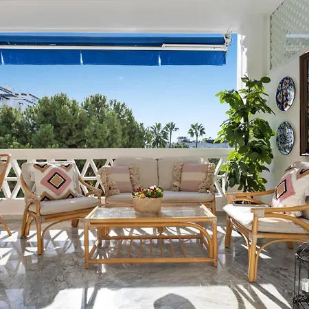 3 En Playas Del Duque Puerto Banus マルベーリャ