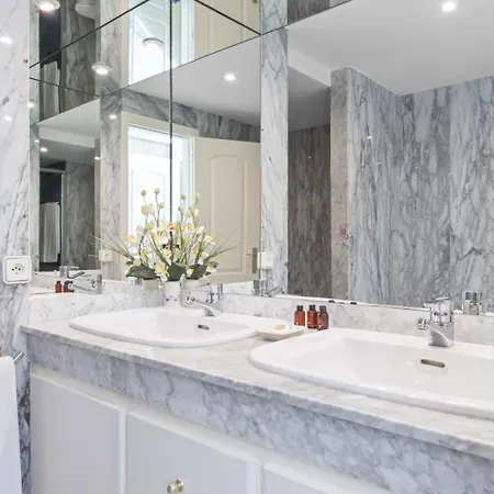 3 En Playas Del Duque Puerto Banus *