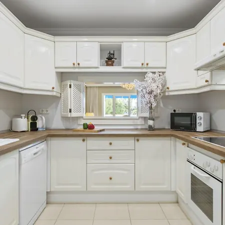 3 En Playas Del Duque Puerto Banus